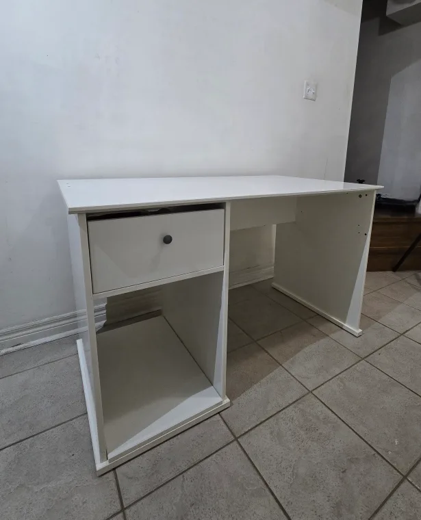 White Desk with Drawer and Shelf image indicator(4)