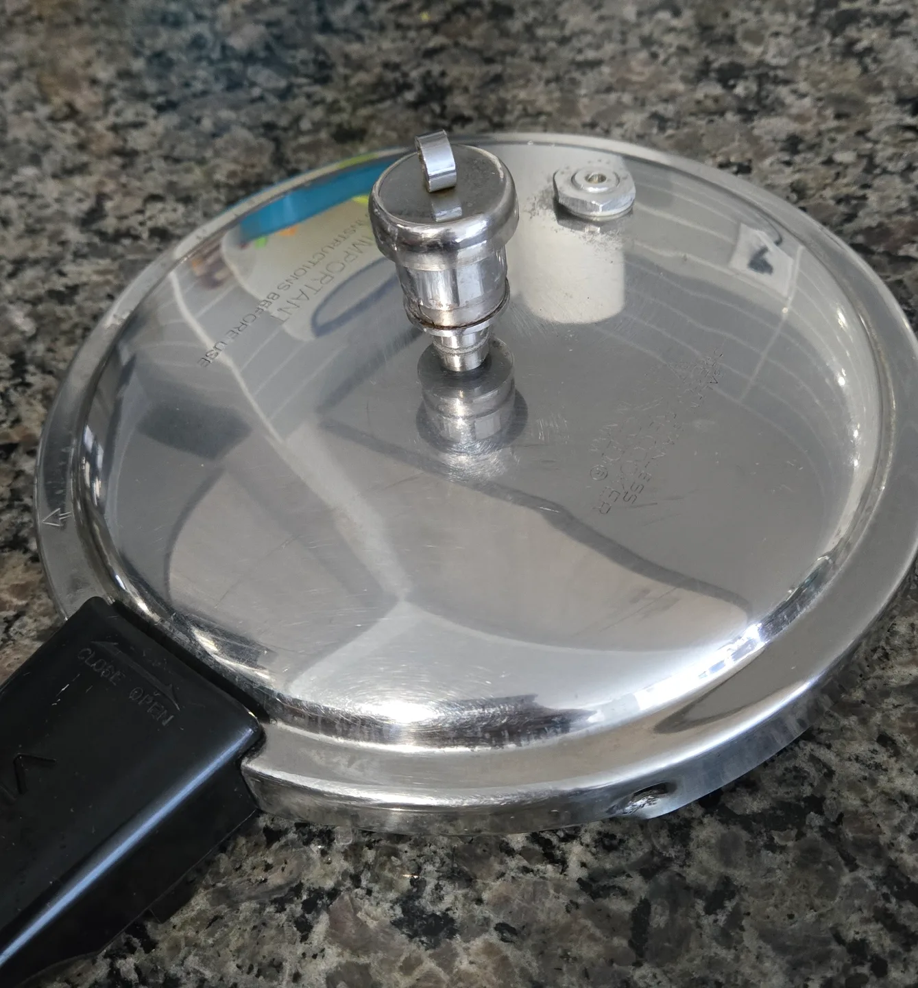 Vinod 3.5 Litre Stainless Steel Pressure Cooker image indicator(4)