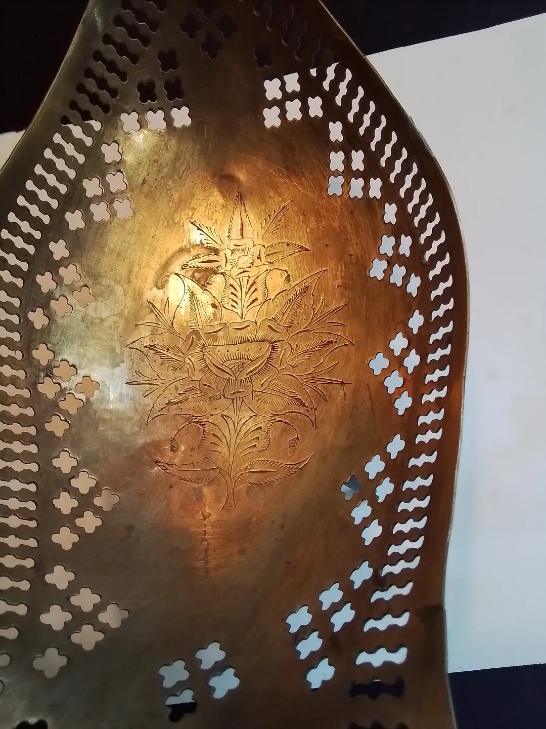 Openwork Brass Bowl with Wooden Legs image indicator(4)