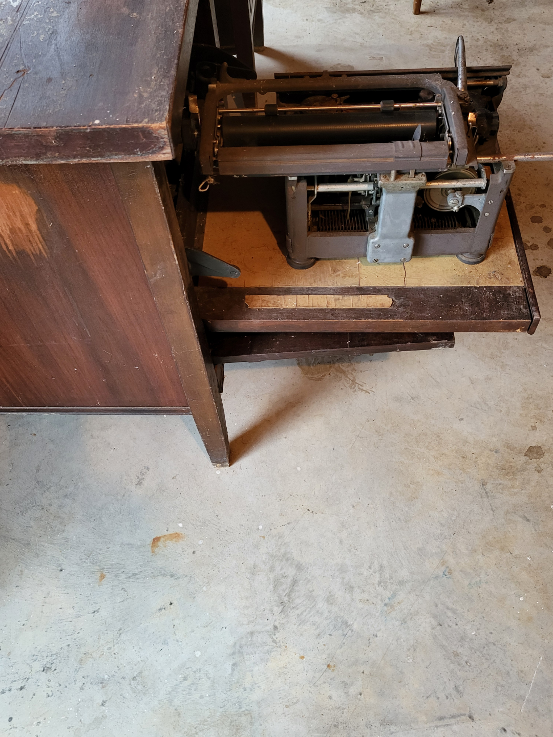 Vintage Underwood Typewriter Desk - photo 3