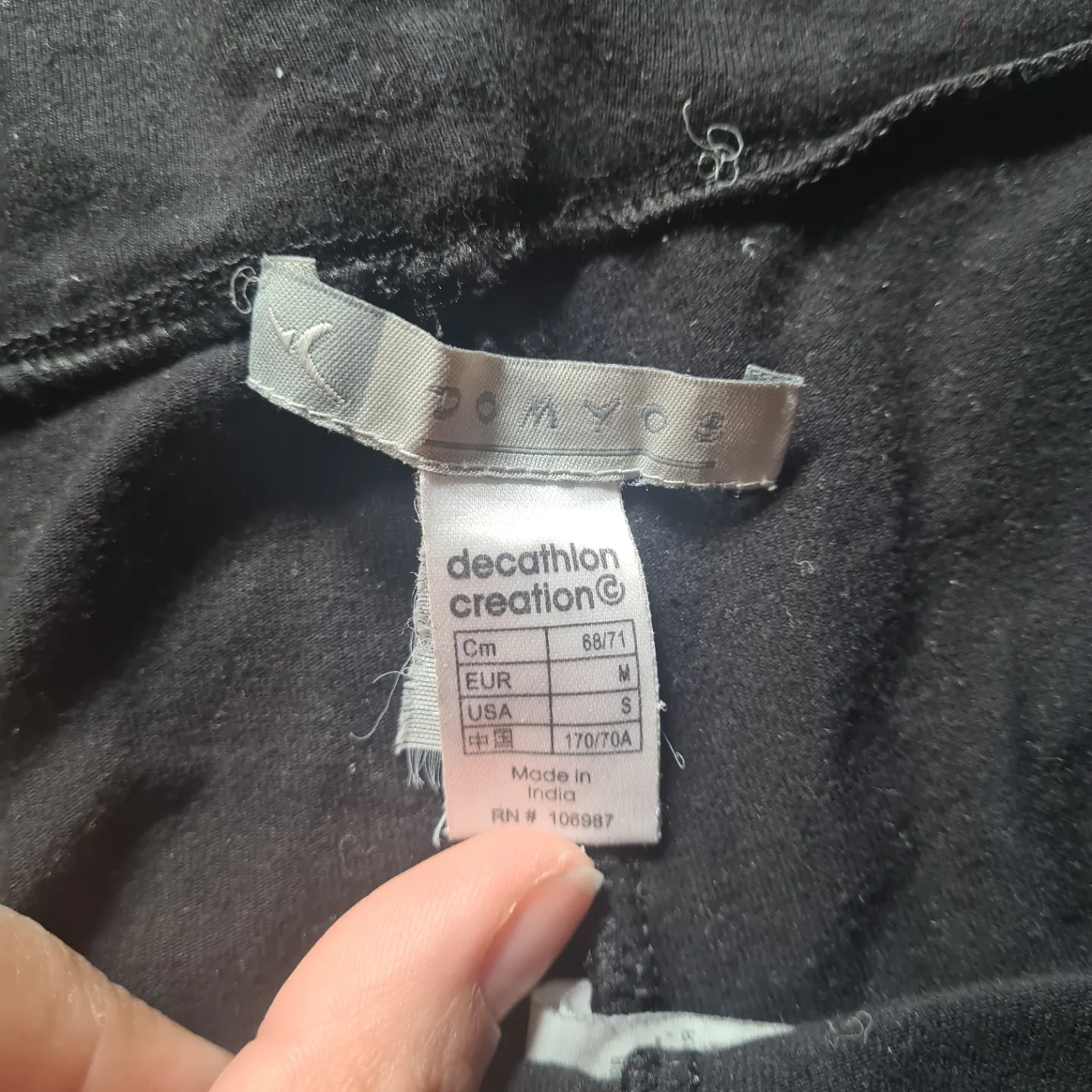 🧡 Decathlon Creation Women's Black Capri Leggings image indicator(3)