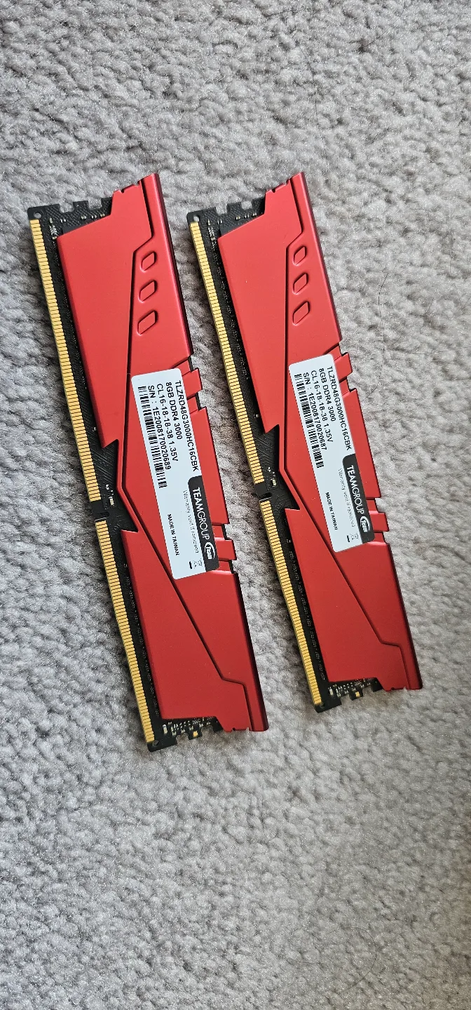 TeamGroup T-Force VulcanZ Red 16GB (2x8GB) DDR4 RAM thumbnail