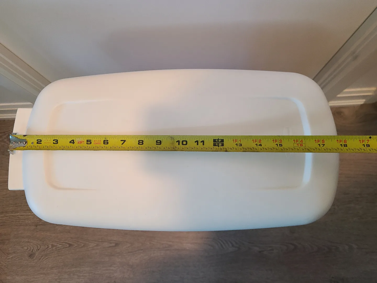 Rubbermaid Step-on Trash Can image indicator(5)