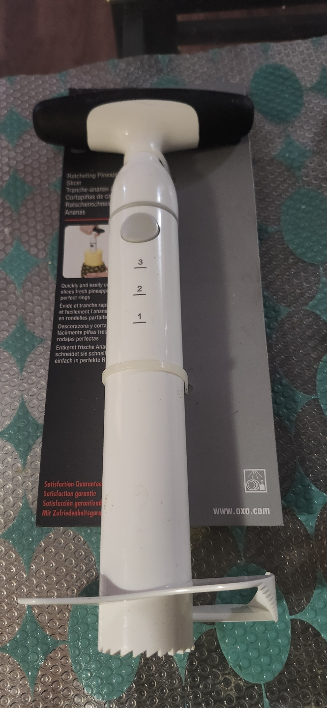 OXO Good Grips Ratcheting Pineapple Slicer - photo 3