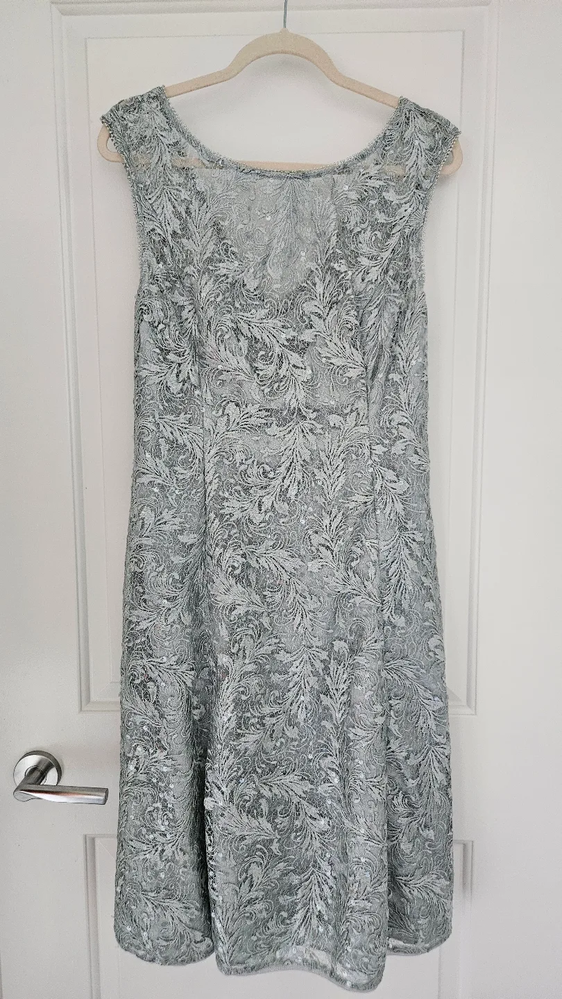 Adrianna Papell Size 12 Sage Green Lace Cocktail Dress thumbnail