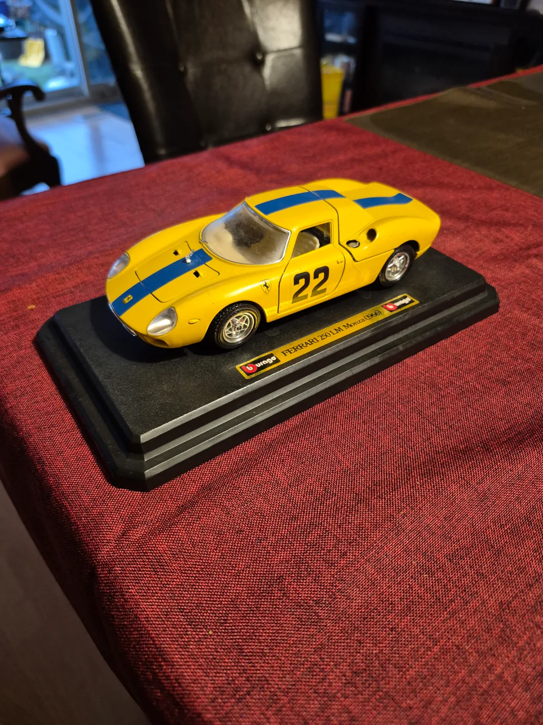 Bburago Ferrari 250 LM Monza (1966) 1:24 Scale Diecast Model Car image indicator(3)
