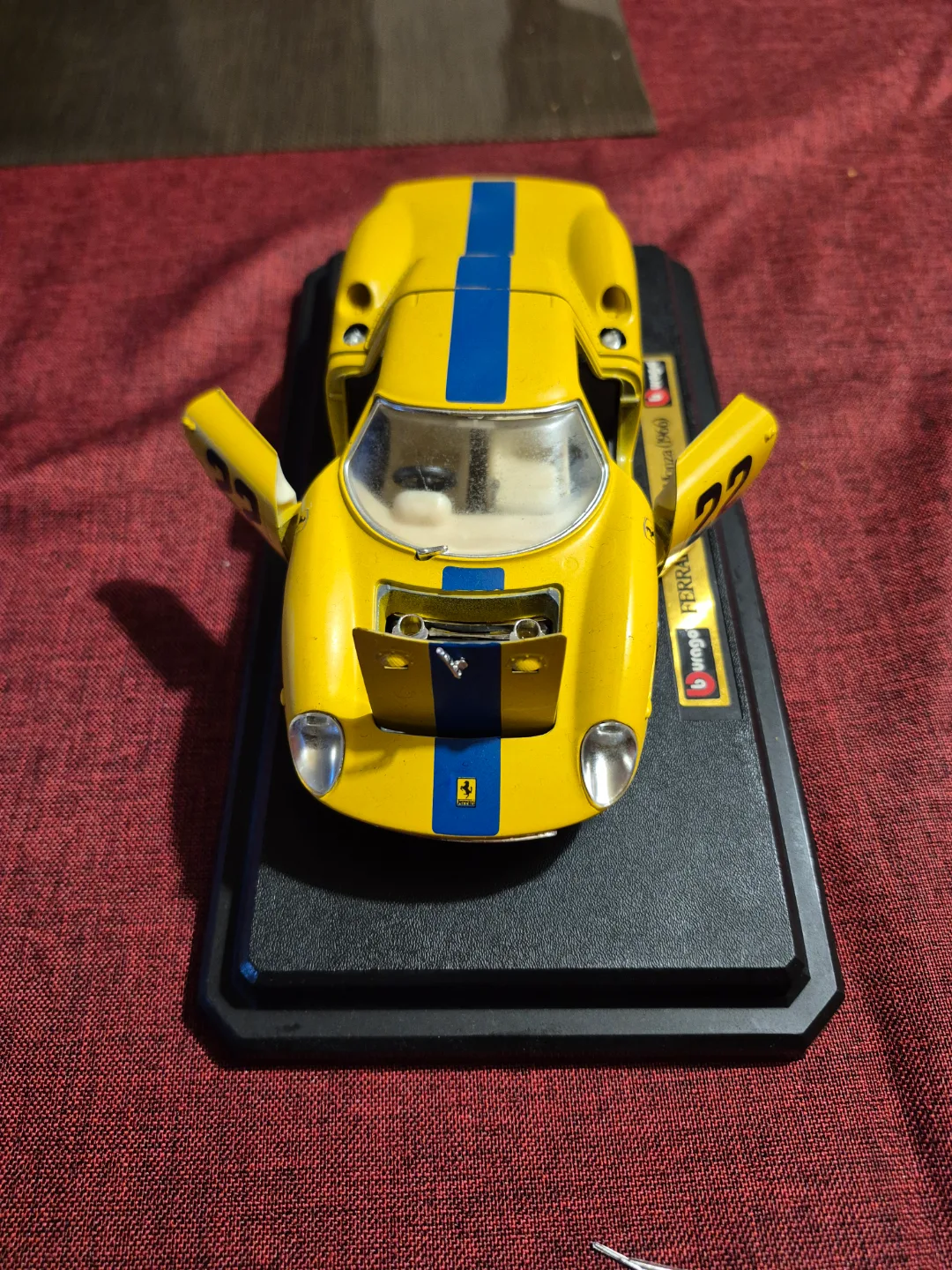 Bburago Ferrari 250 LM Monza (1966) 1:24 Scale Diecast Model Car image indicator(7)