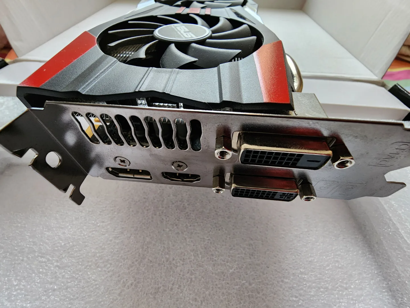 ASUS GeForce GPU Graphics Card image indicator(2)