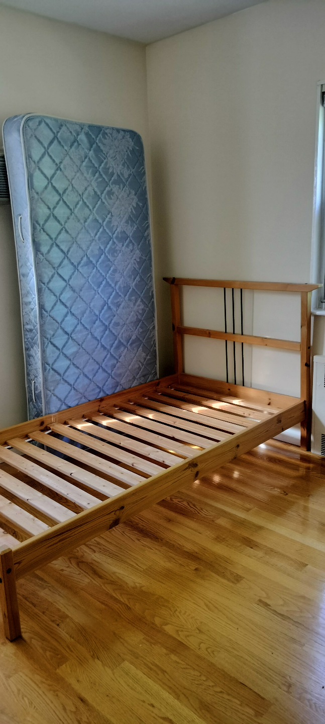 Twin Size Wood Frame Bed Frame with mattress