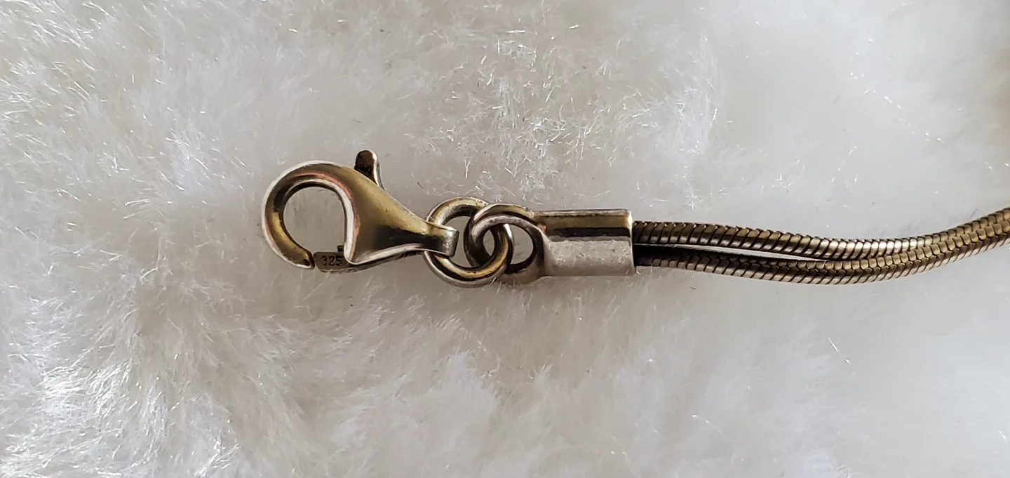 Amber Four-Leaf Clover Bracelet image indicator(3)