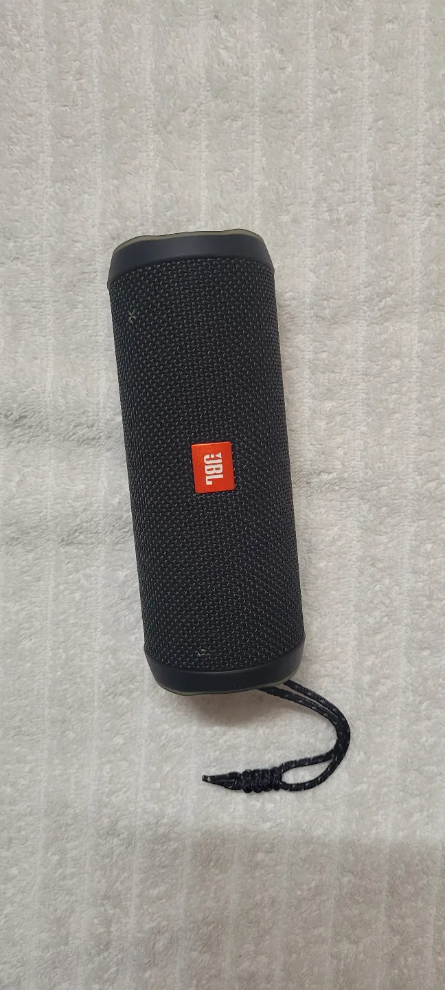 JBL Flip 4 Portable Bluetooth Speaker - Black thumbnail