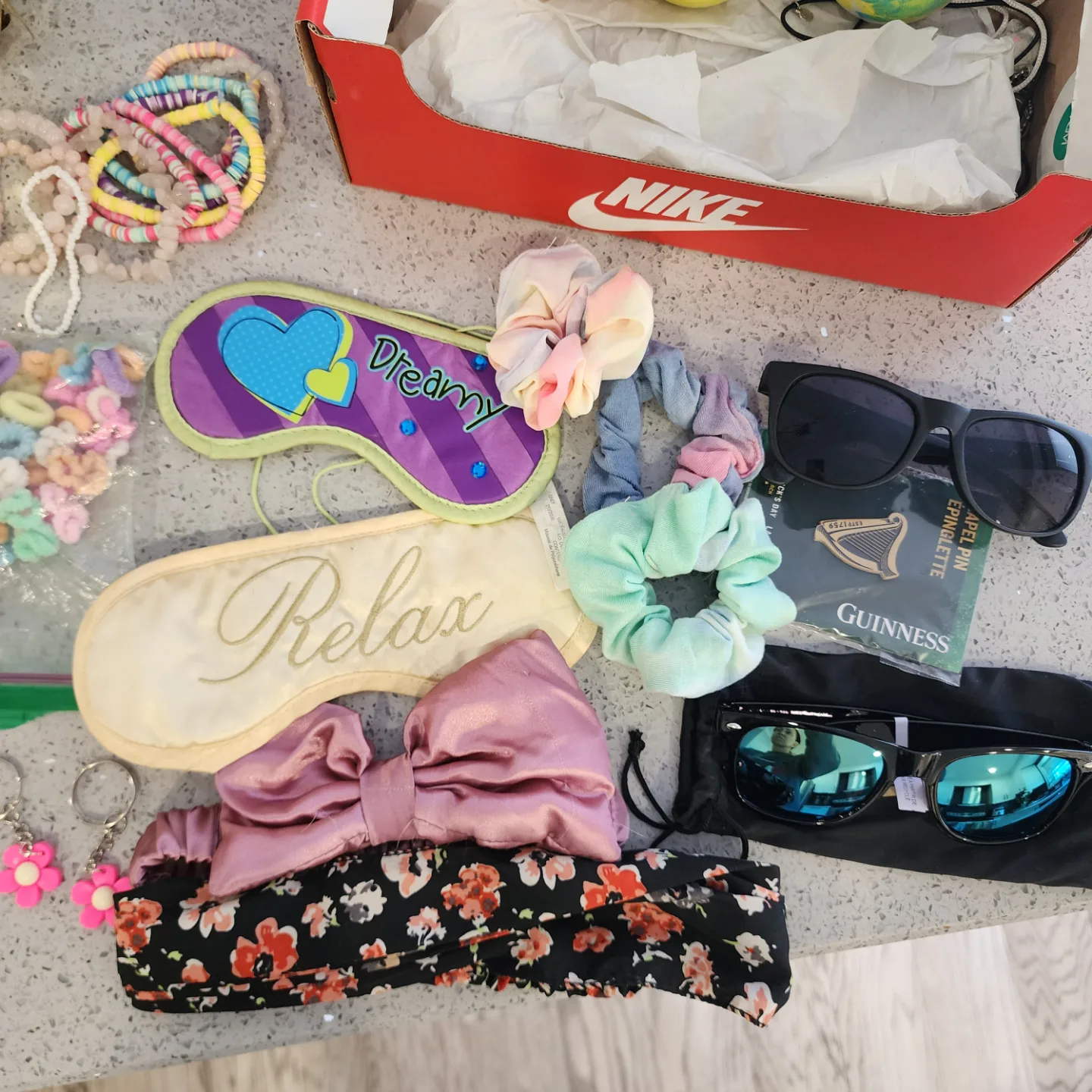 FREEEE. Girls hair accessories/clothing & Dog Harness  FREEEE image indicator(3)