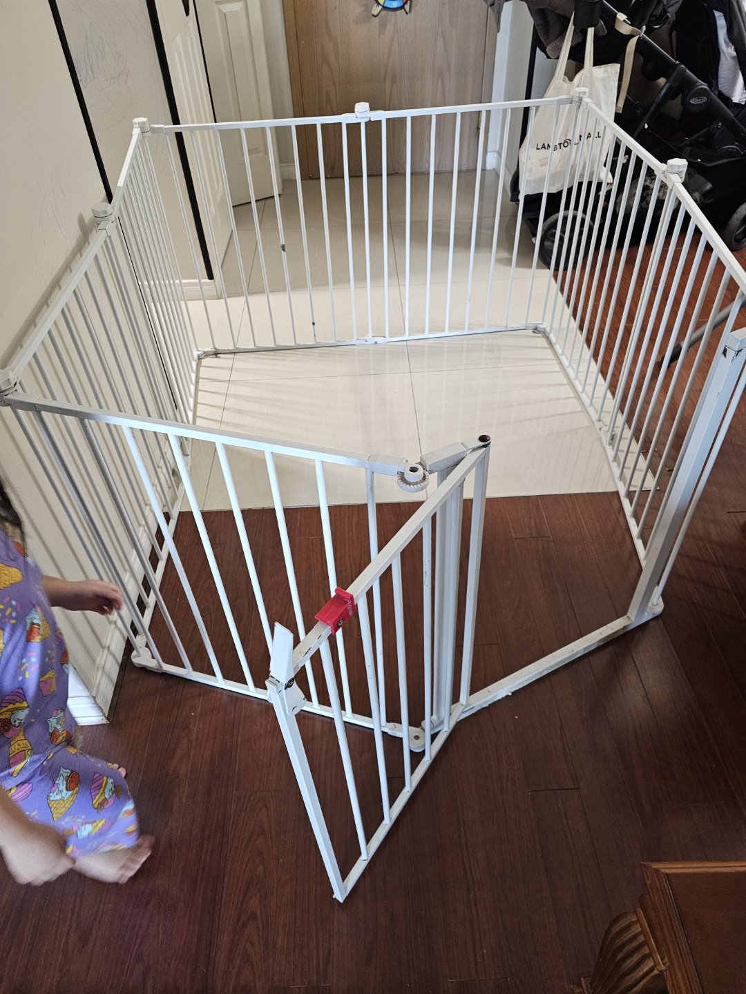 White Metal Playpen/Baby Play Yard 🤎 - photo 2