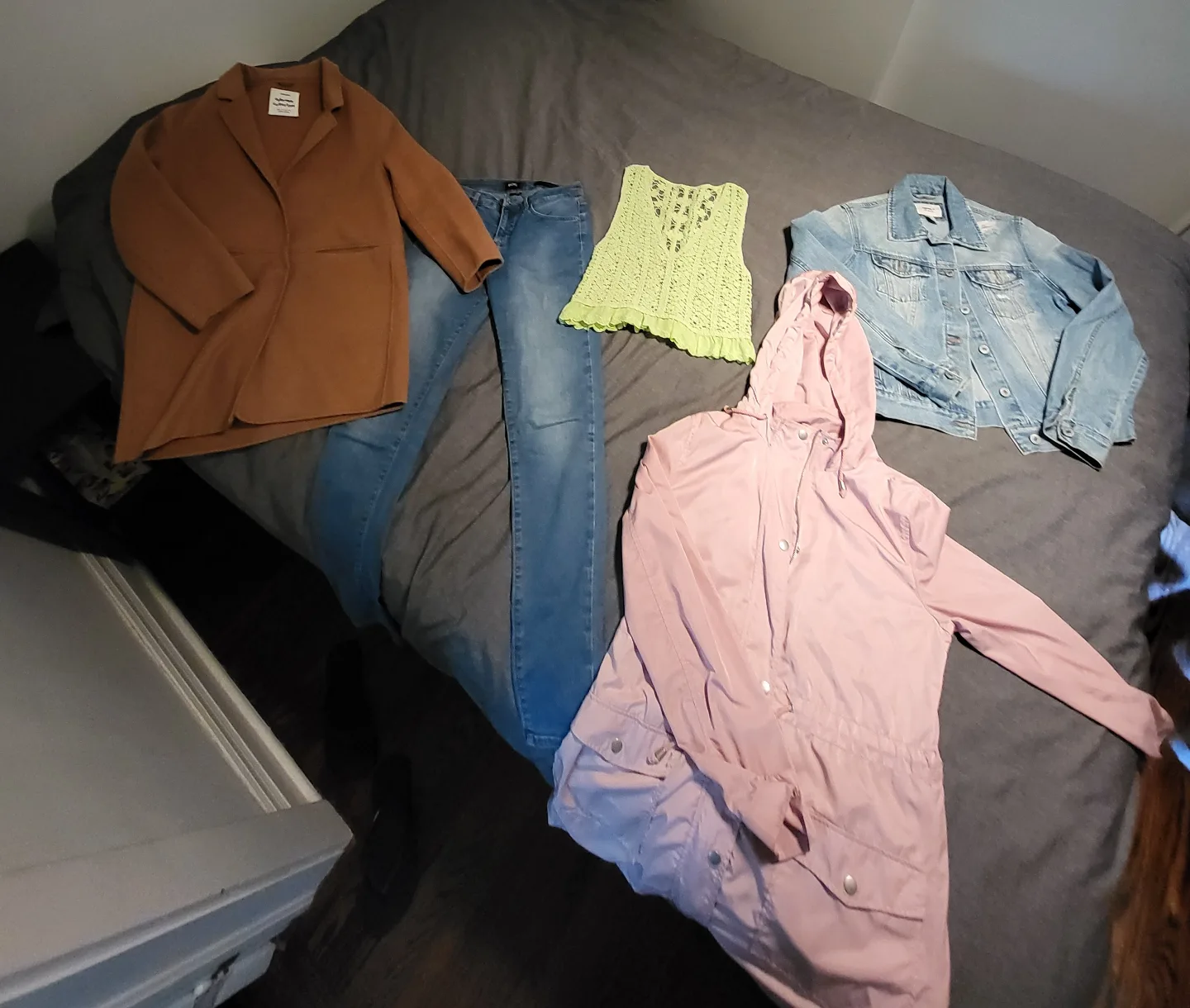 Free 20+ clothes BDG jeans tops jackets size small #freecycle thumbnail