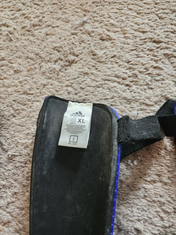 Adidas Predator Shin Guards - Size XL image indicator(2)