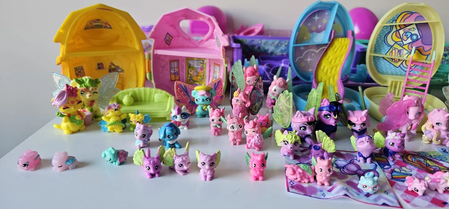 Huge lot of Hatchimals toys image indicator(2)