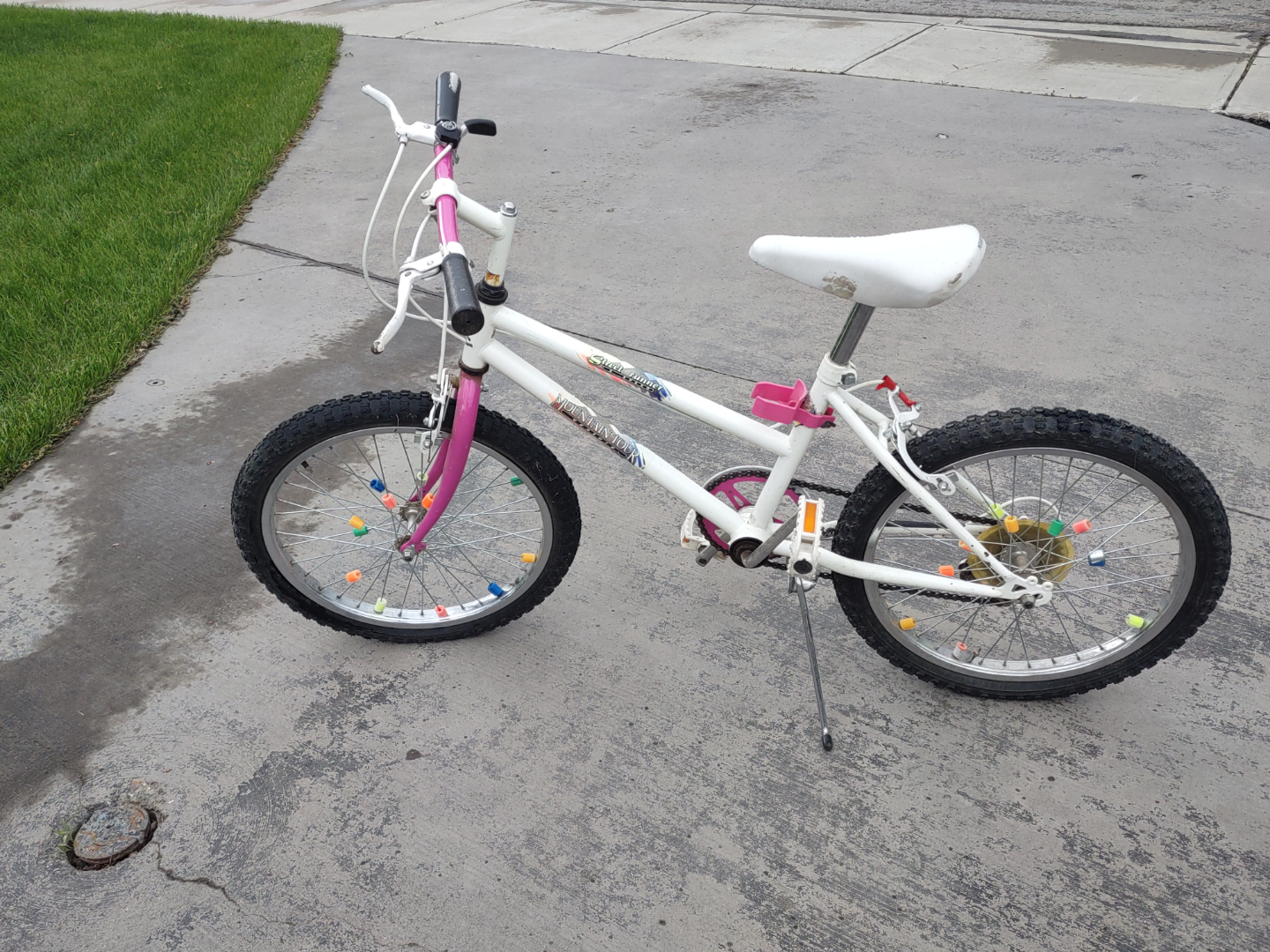 Kids' White and Pink 20" 5 Spd Mountain Bike - photo 2