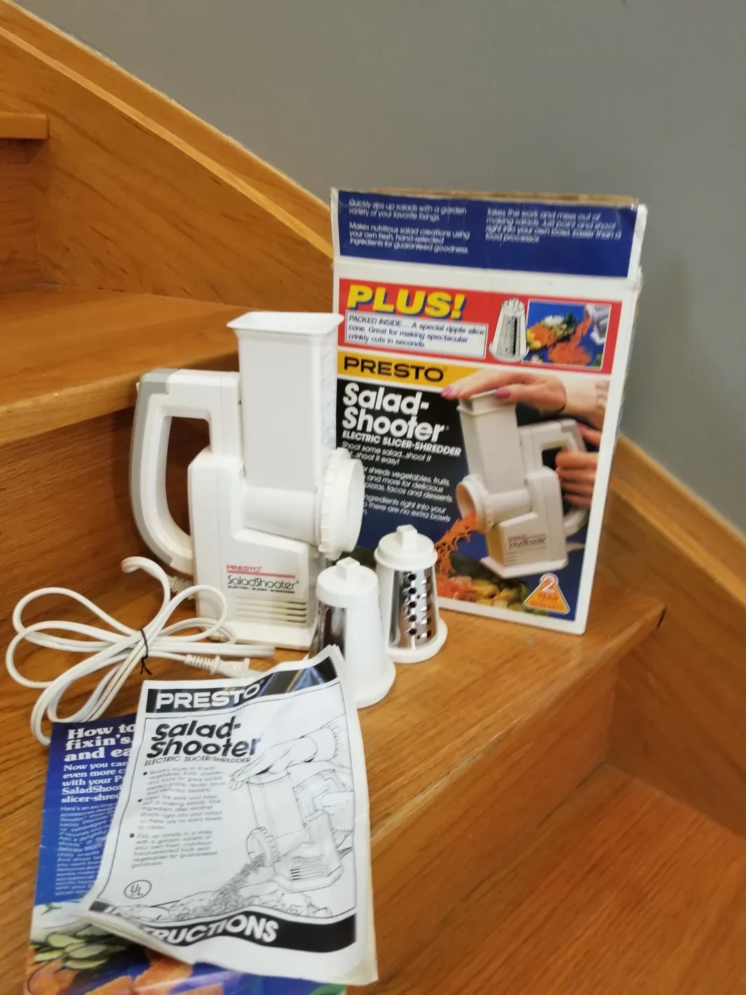 Vintage Presto Salad Shooter Electric Slicer Shredder image indicator(4)