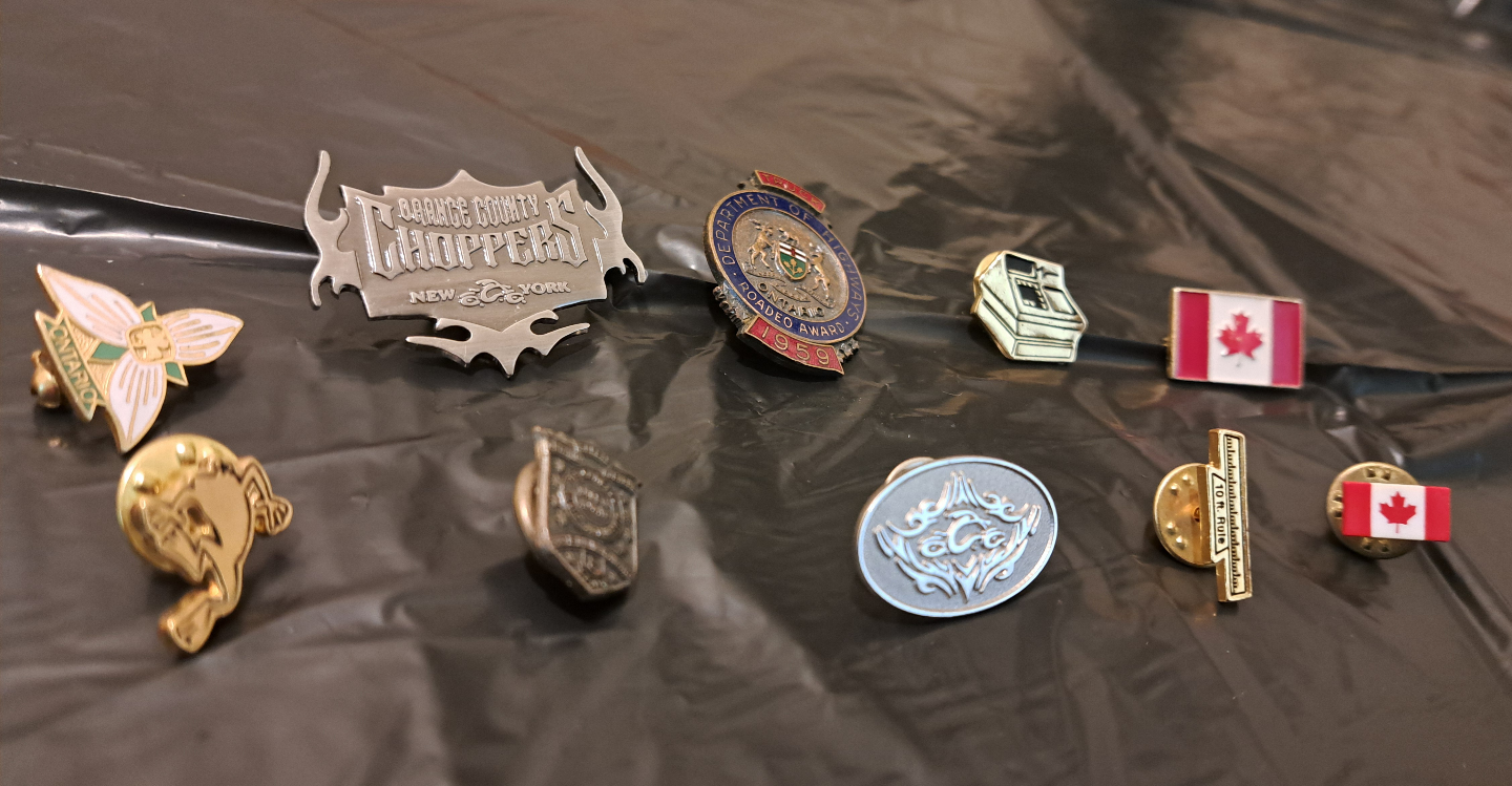 10 - Lapel Pins - photo 2