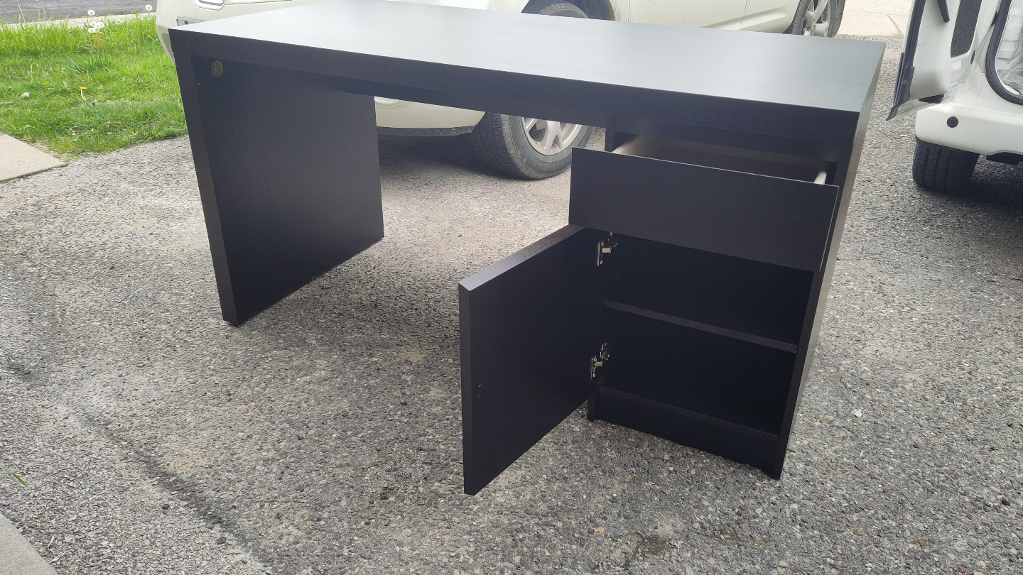 IKEA MICKE Desk - Black-Brown