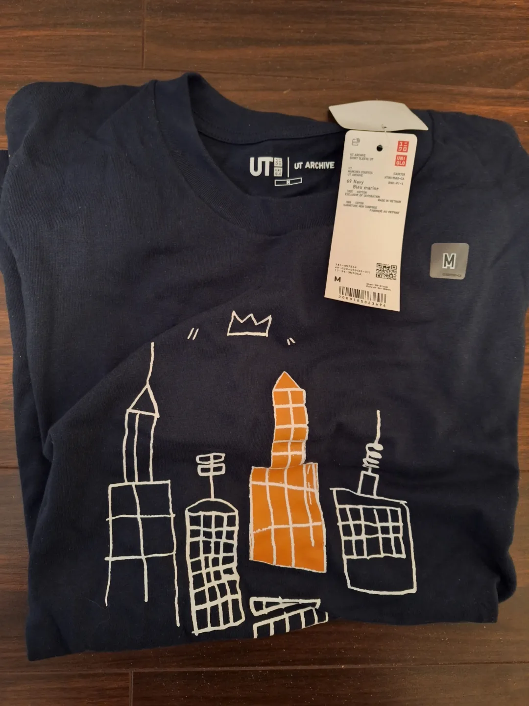 Uniqlo T-Shirt - Size M thumbnail