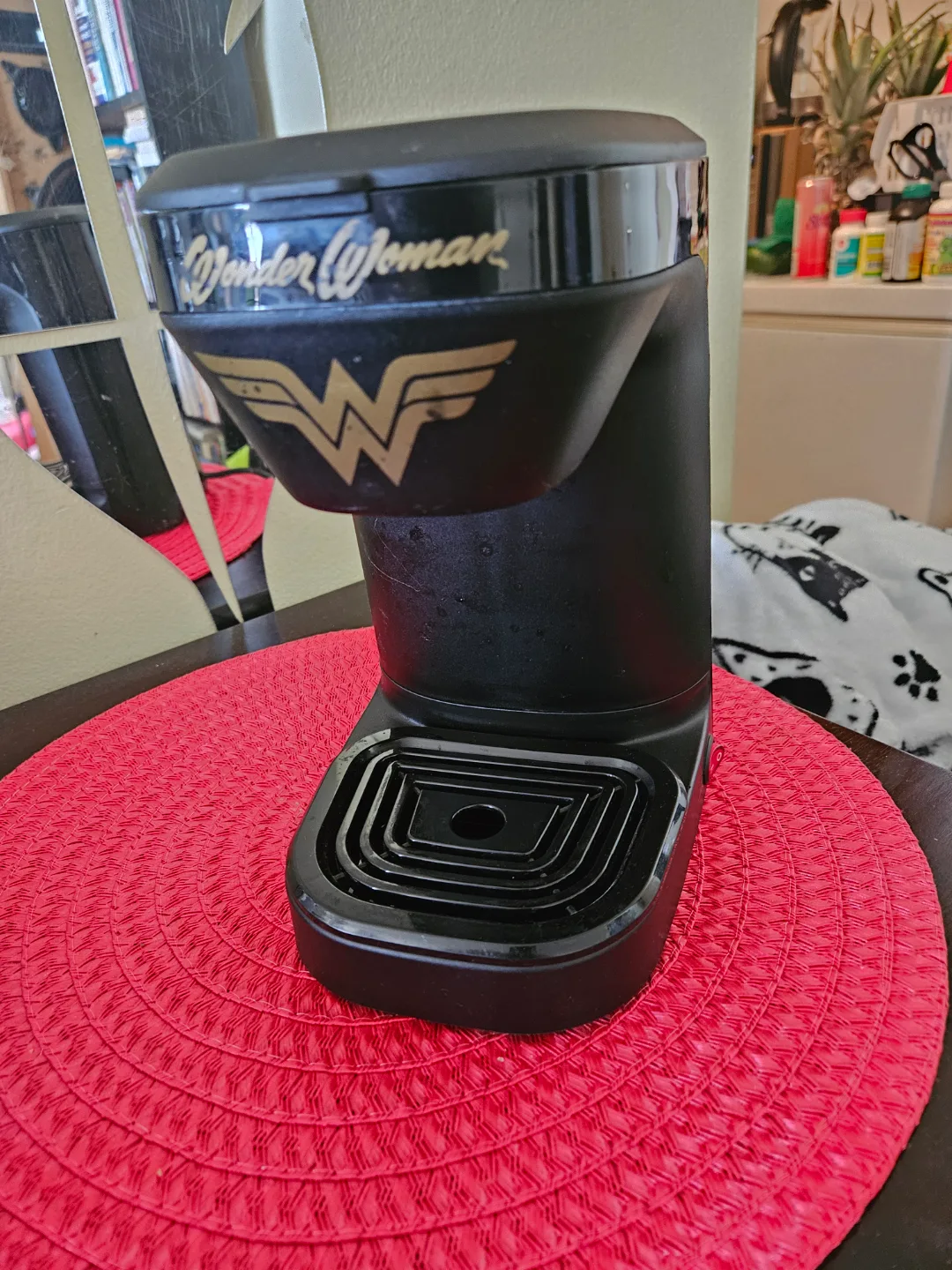 Wonder Woman Coffee Maker image indicator(2)