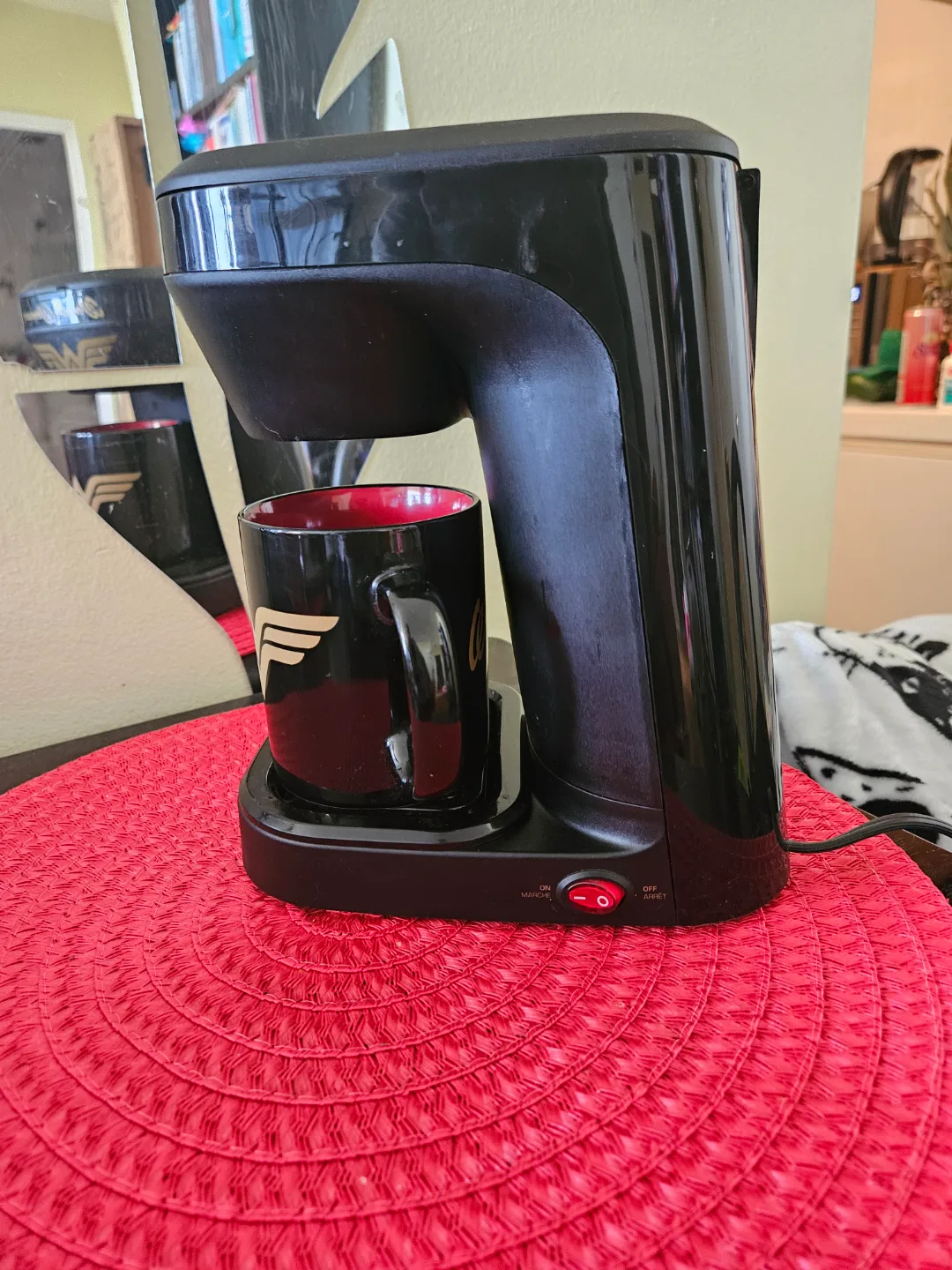 Wonder Woman Coffee Maker image indicator(5)