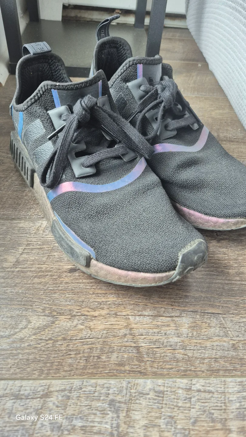 Adidas NMD R1 Shoes - Size 9.5 image indicator(4)