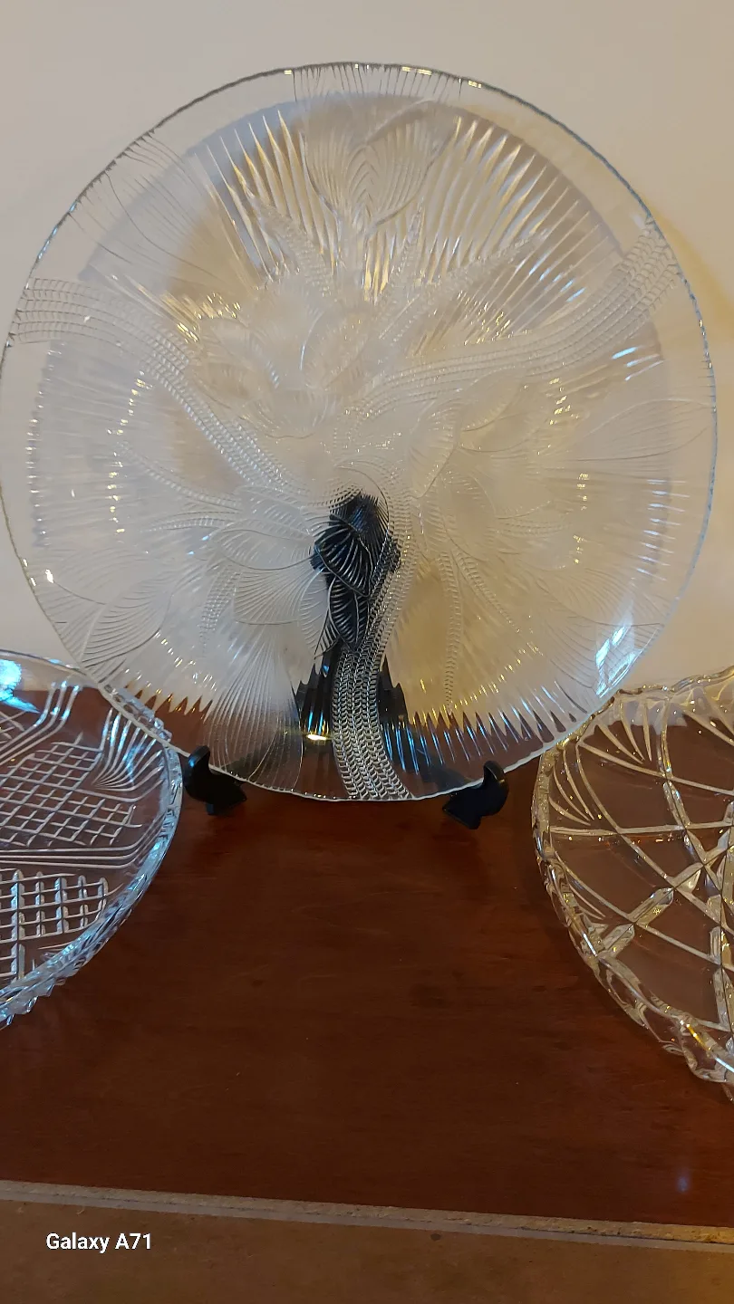 Set of three vintage crystal serving dishes image indicator(3)