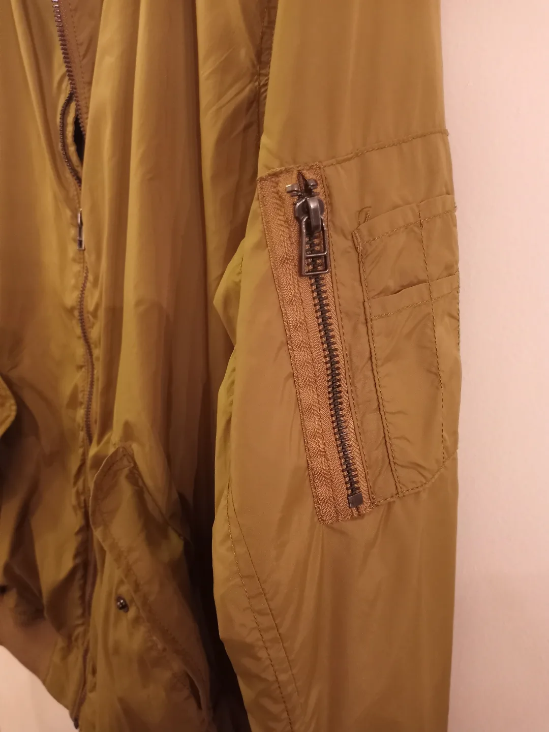 Two Men's Medium Bomber Jackets image indicator(7)