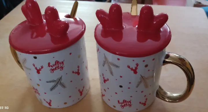 Set of 2 Christmas Mugs with Lids and Spoons image indicator(2)