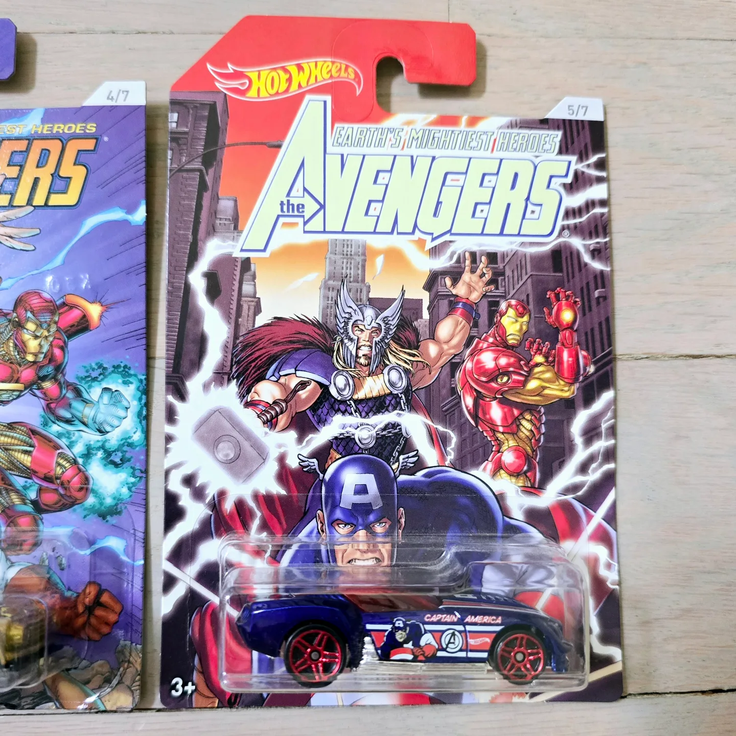 Set of 8 Avengers Hotwheels Brand New image indicator(8)
