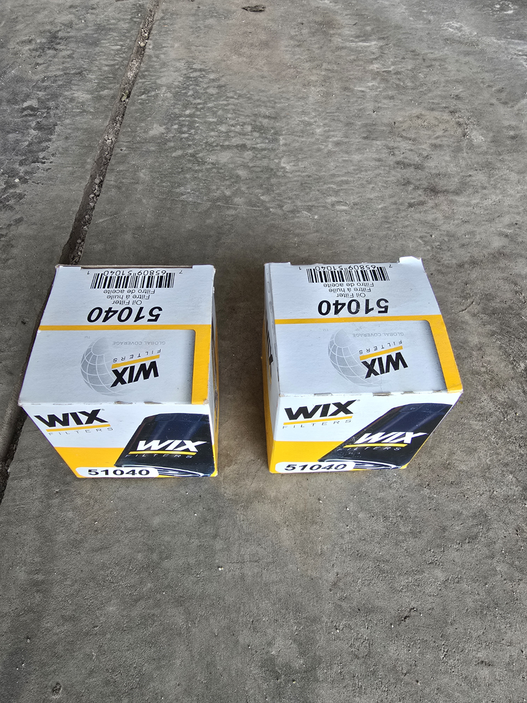 Two Wix 51040 Oil Filters