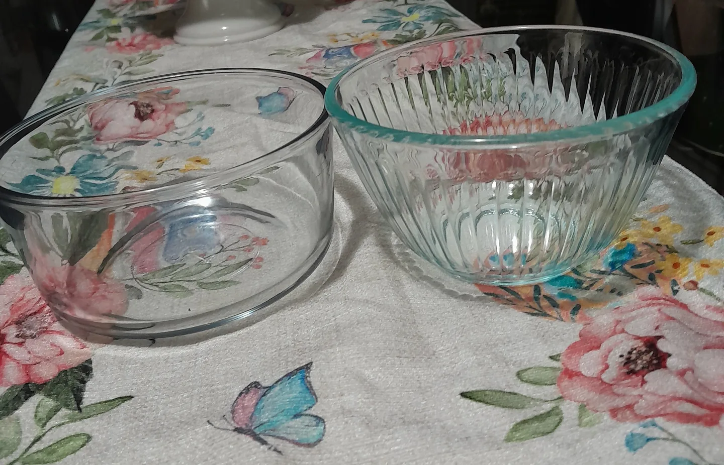 Glass storage containers #freecycle thumbnail