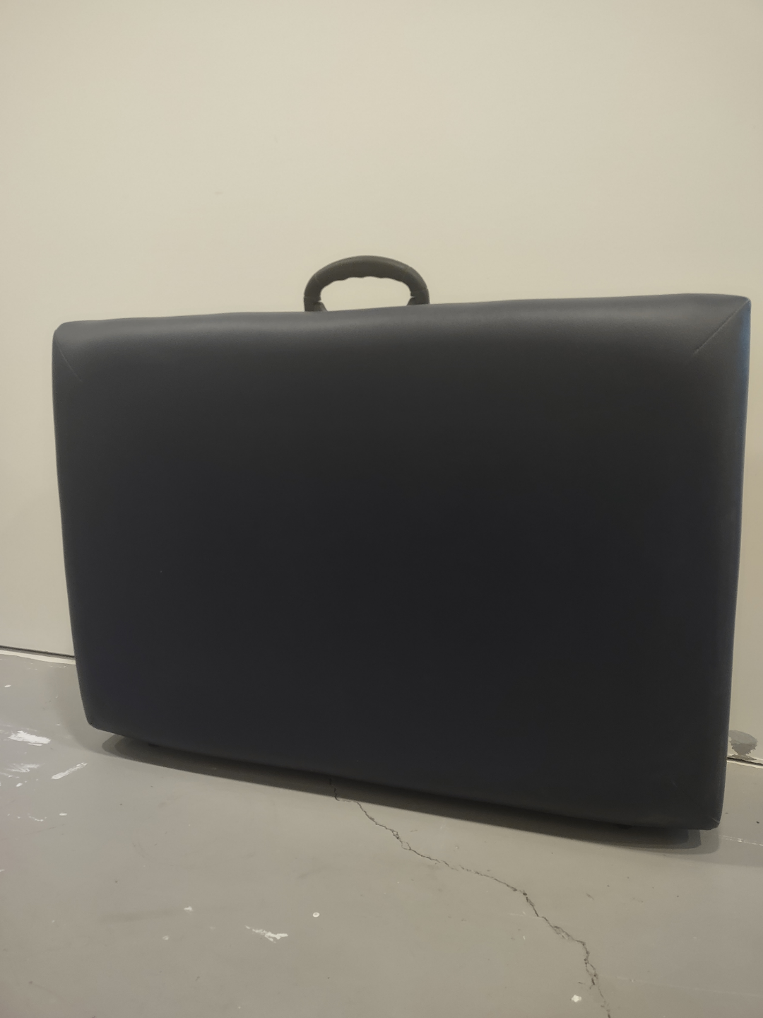 New Portable Massage Table - photo 2