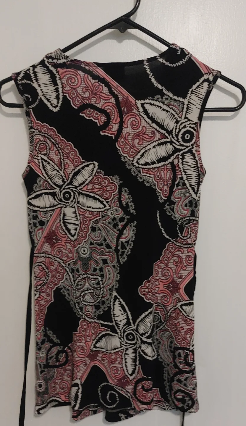 Suzy Shier Black and Pink Sleeveless Top image indicator(3)