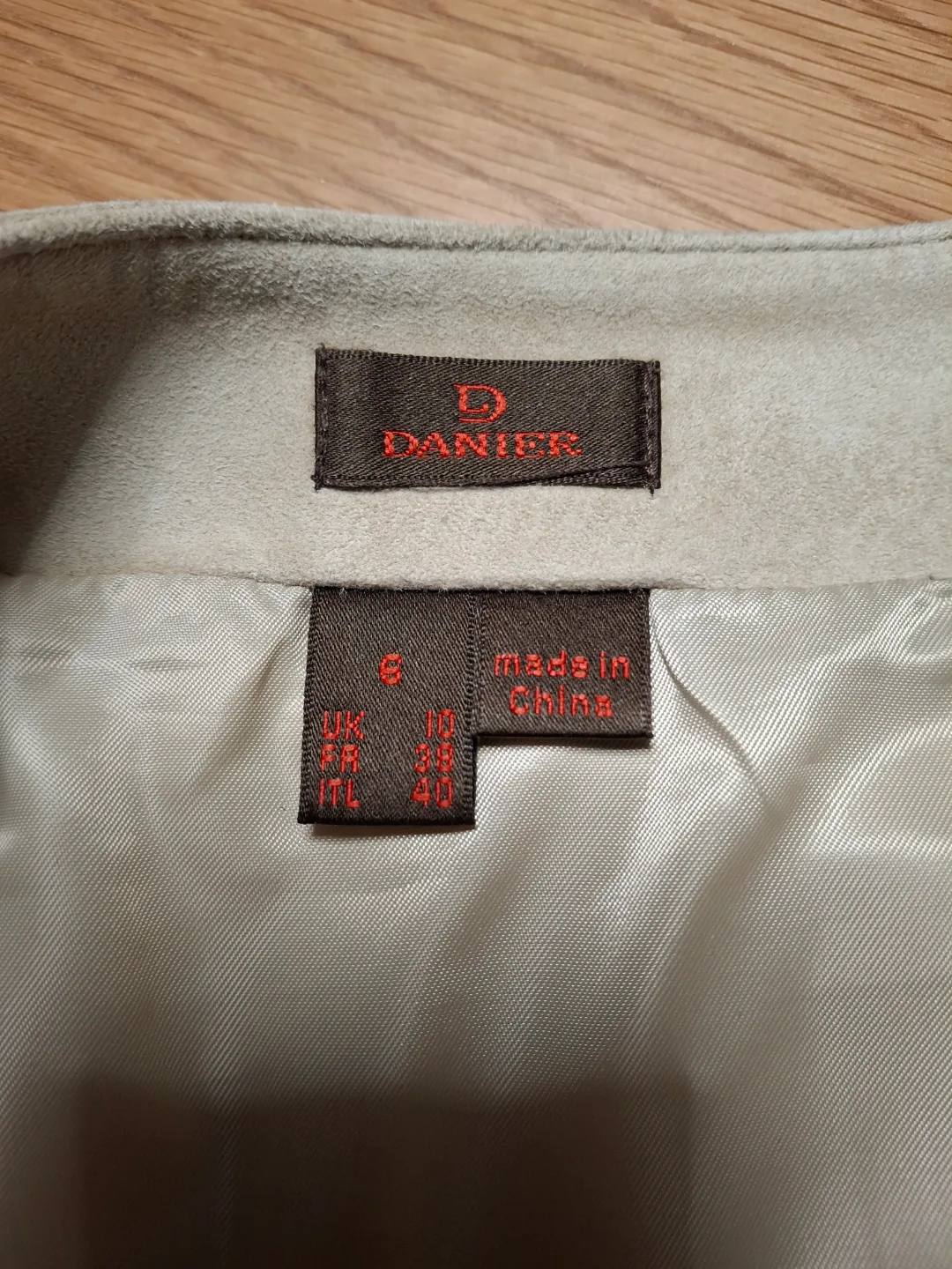 Women's US6 Danier Beige Suede Flared Skirt image indicator(2)