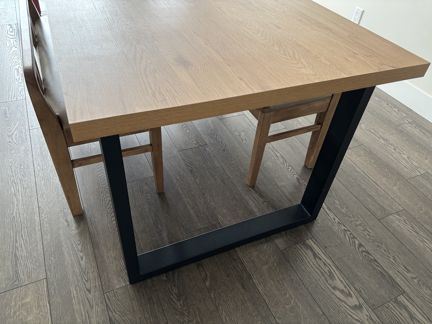 Extendable Dining table