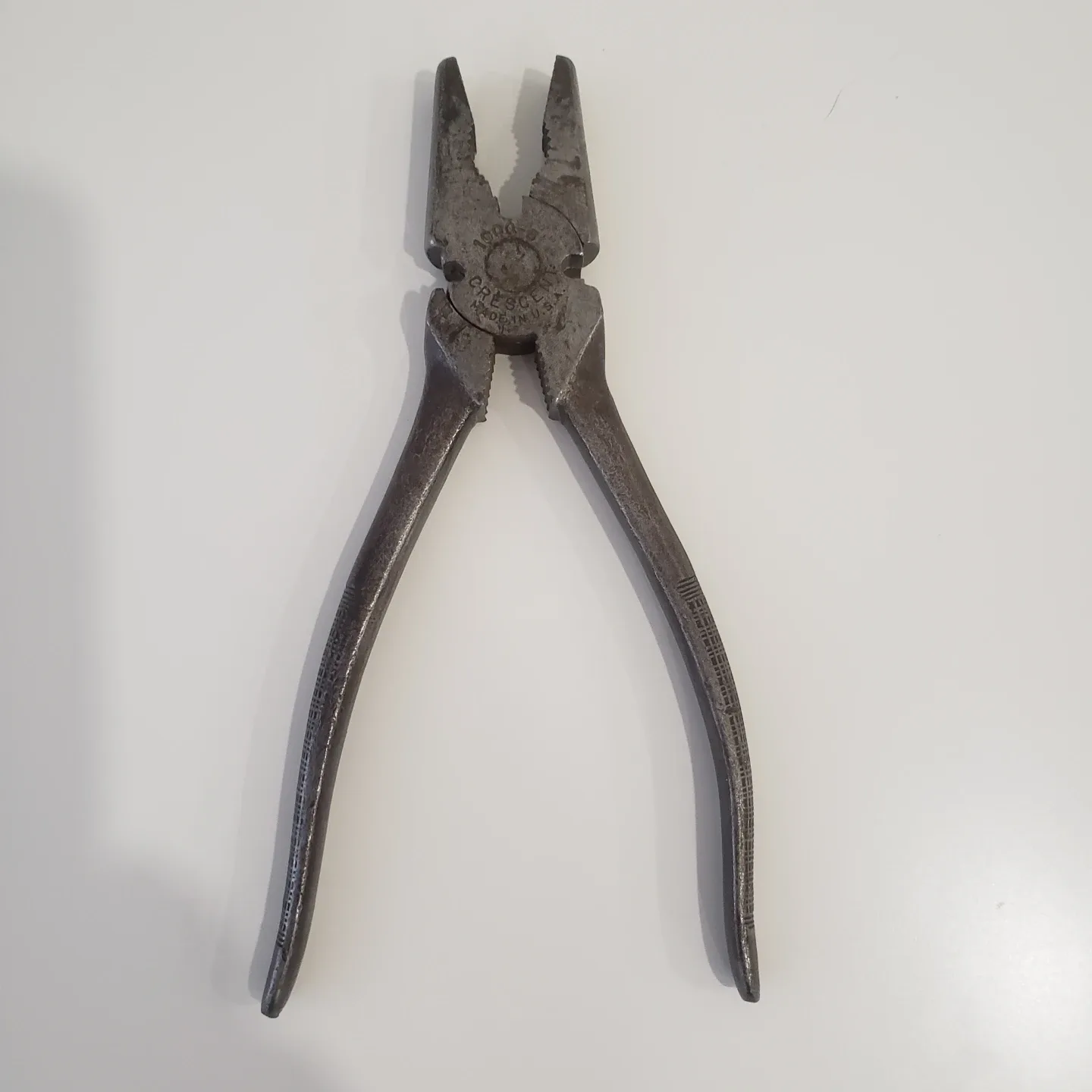 Vintage Crescent 1000-6 Side-Cutting Lineman's Pliers image indicator(4)