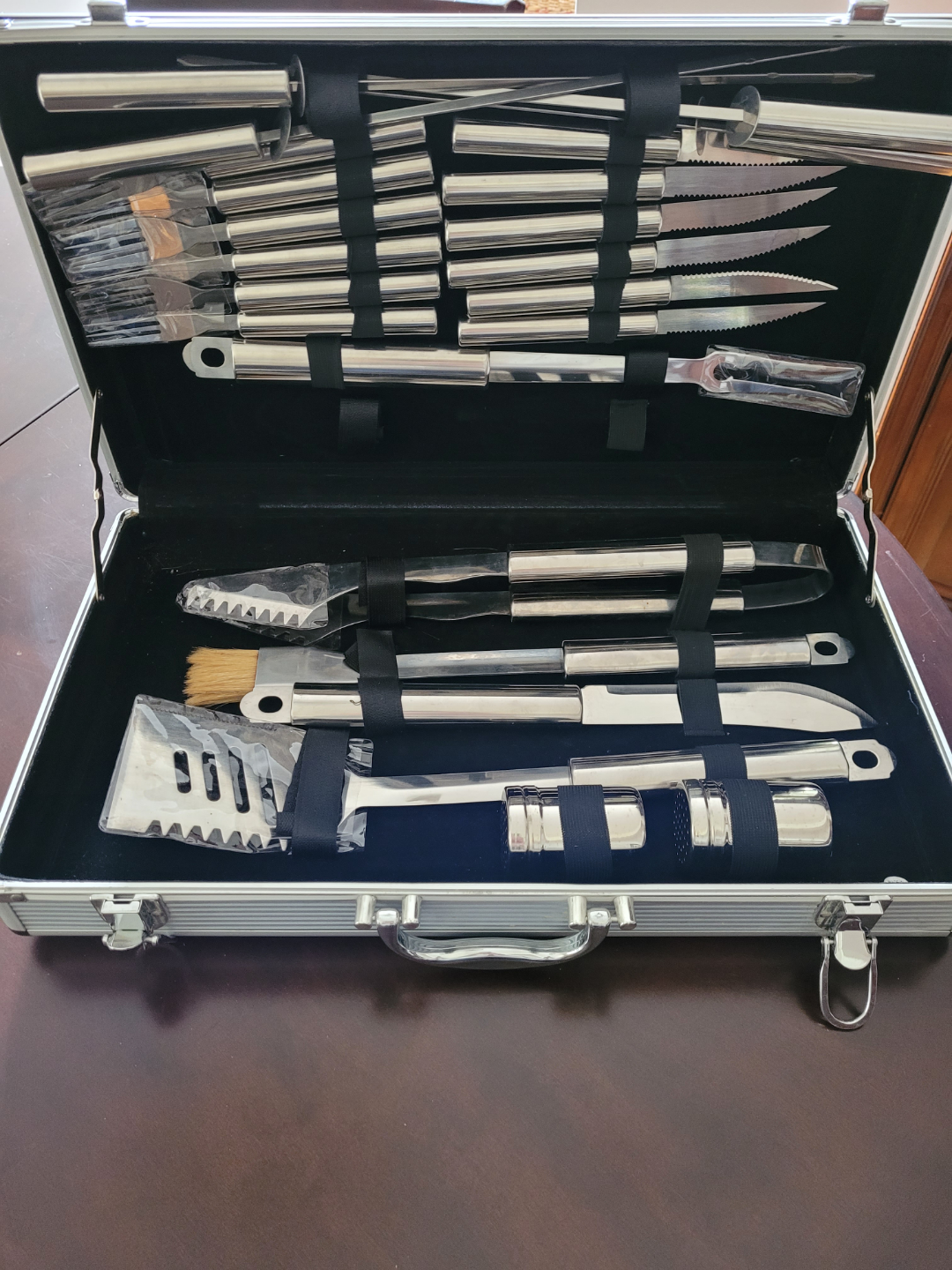 BBQ Tool Set in Aluminum Case (23 pcs)