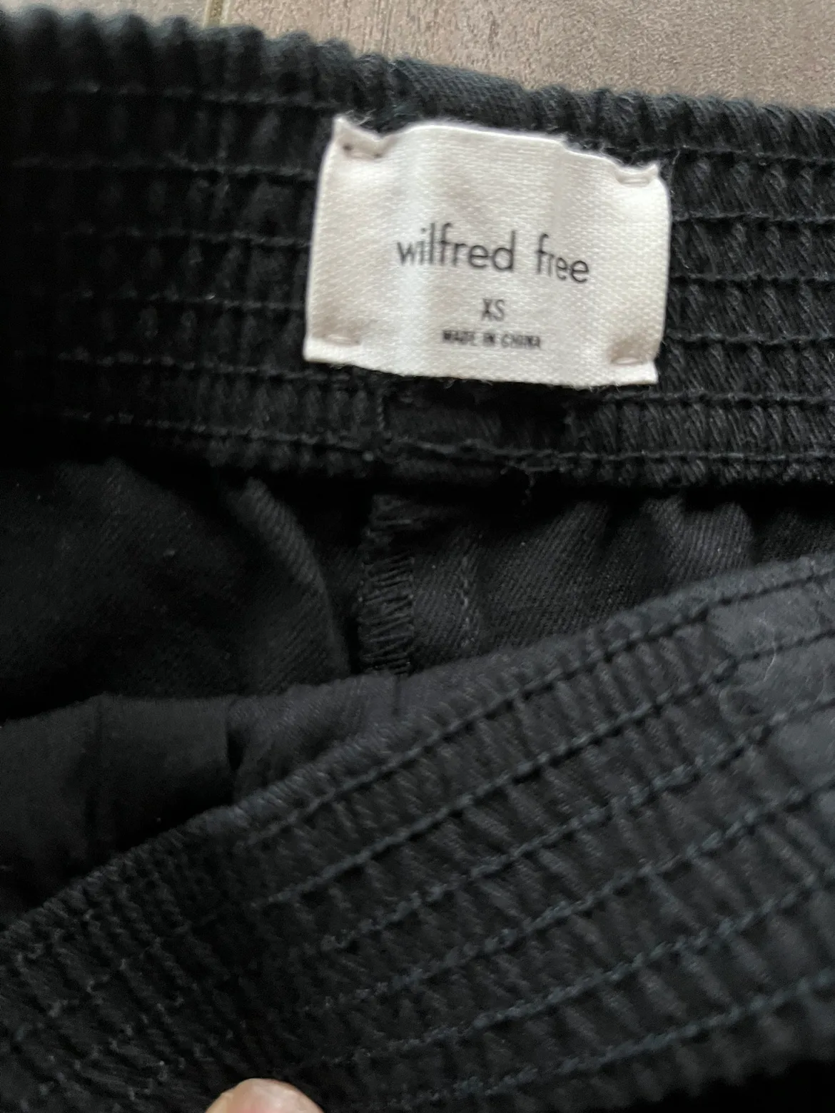 XS Wilfred free long black shorts with pockets image indicator(2)