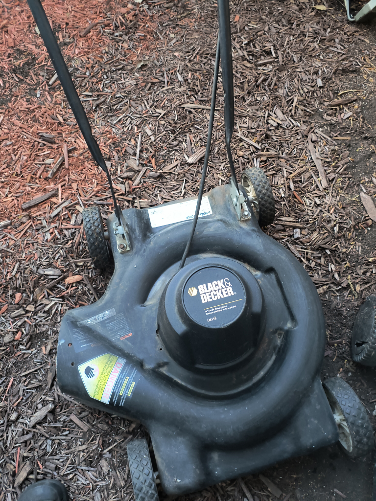 Black & Decker LM110 Lawn Mower - photo 2