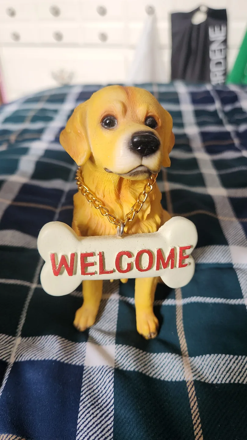 Golden retriever and turtle figures image indicator(2)