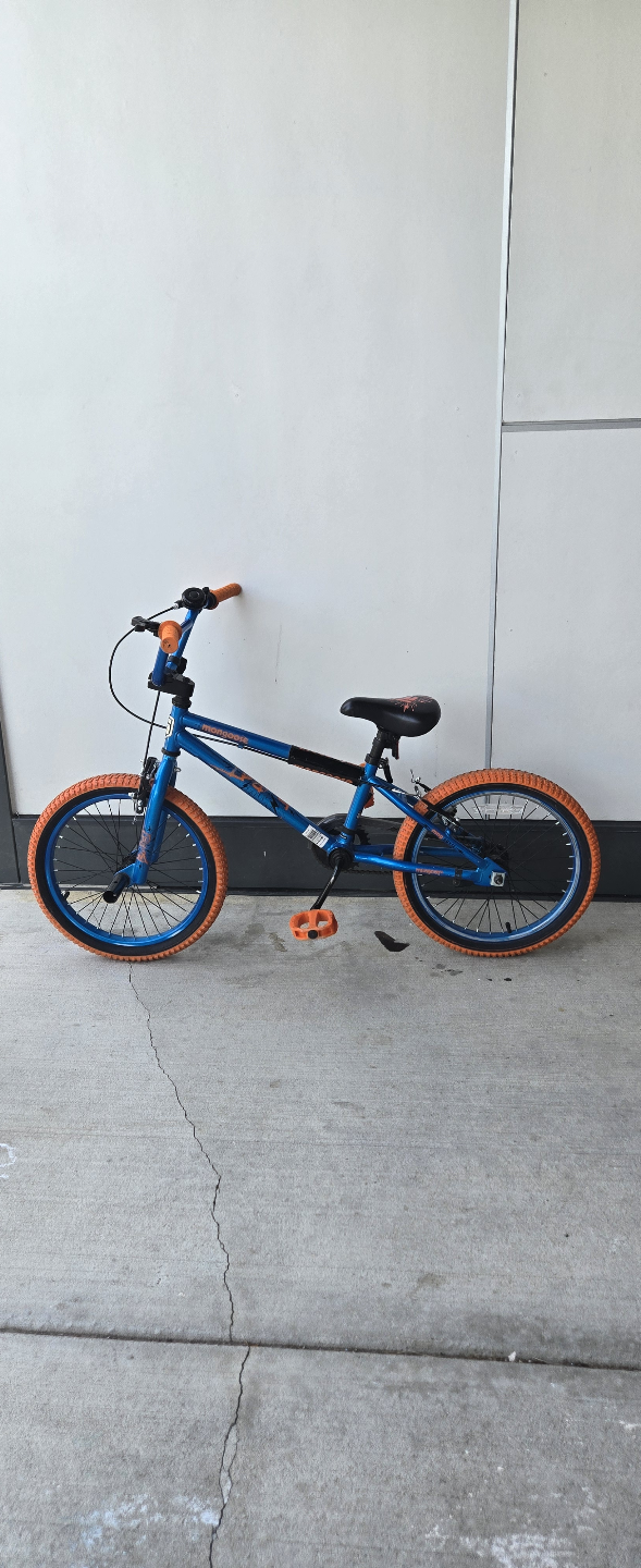 Mongoose 18-inch Burst Kid's Bike - Blue & Orange