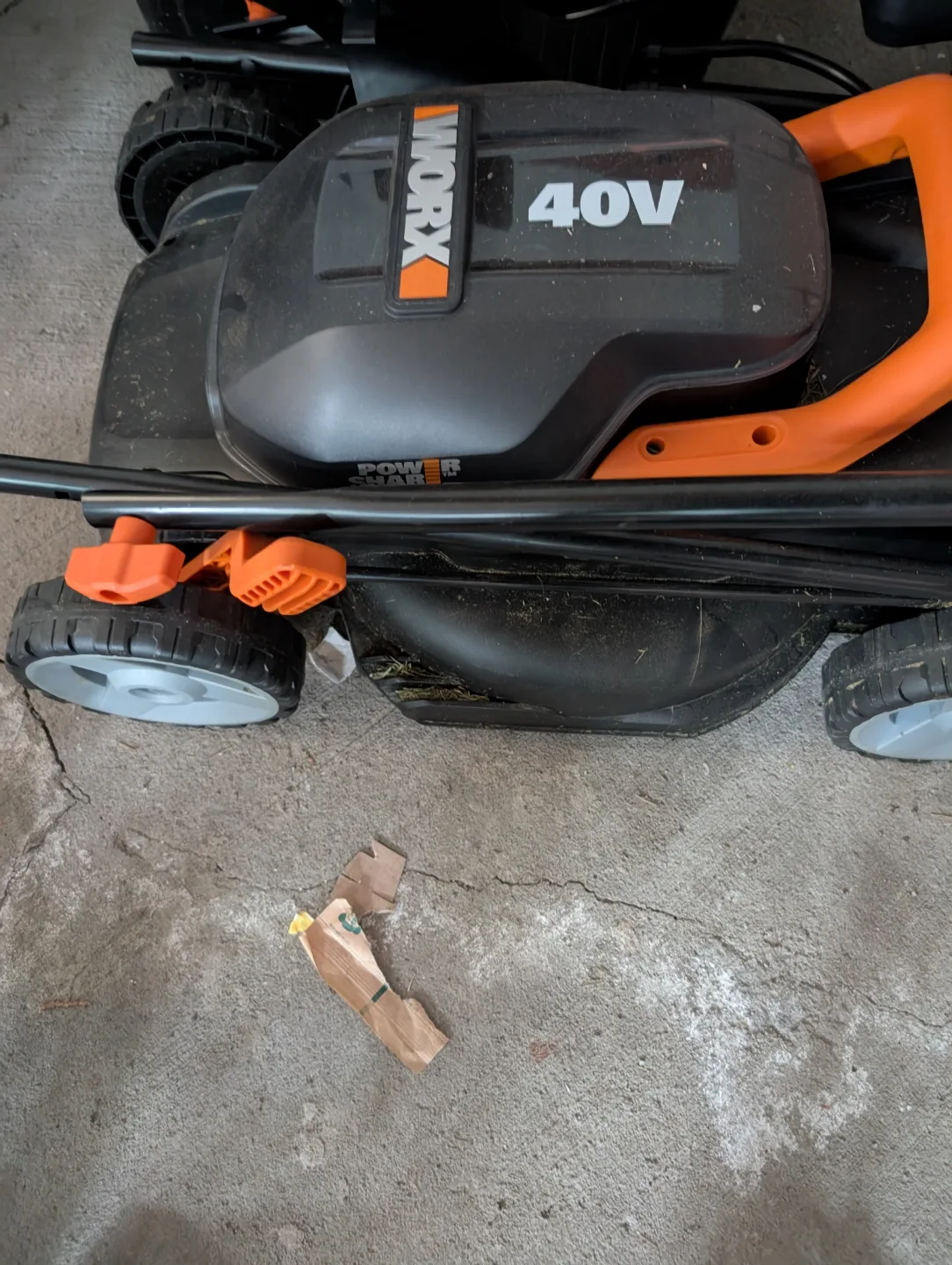 WORX WG779 40V Power Share Cordless Mulching Lawn Mower image indicator(2)