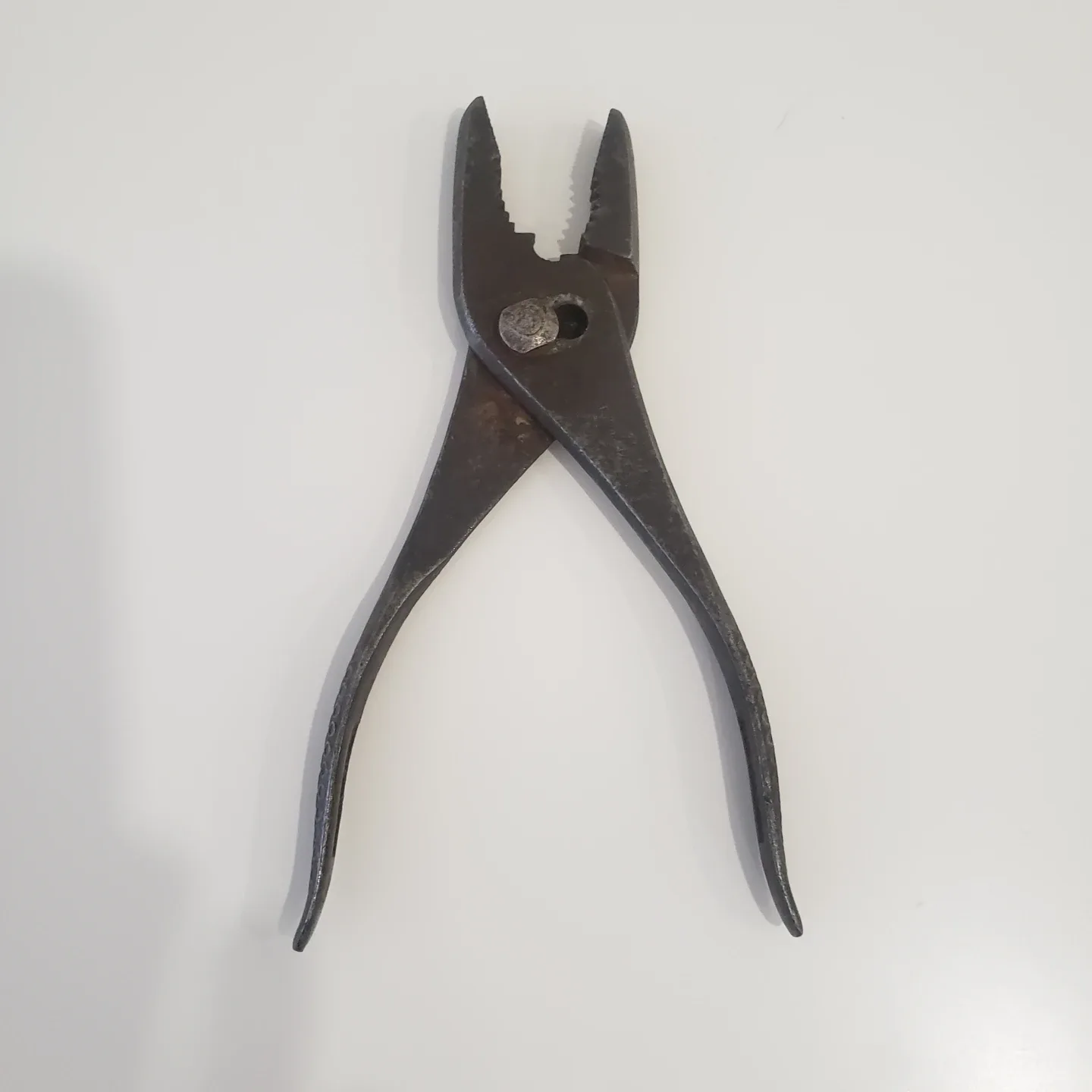 Vintage Crescent 1000-6 Side-Cutting Lineman's Pliers image indicator(7)