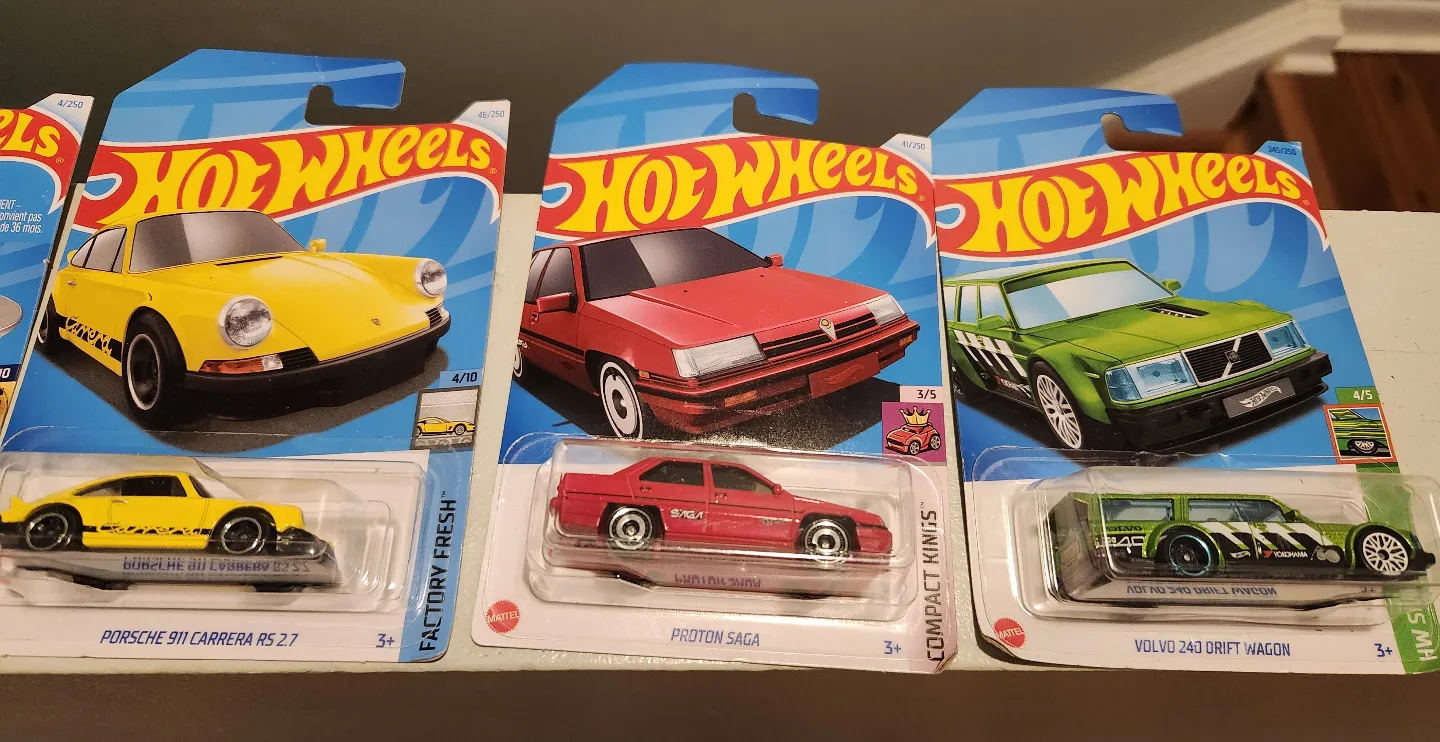 Hot Wheels 1:64 Scale Collectible Cars - Lot of 8 thumbnail