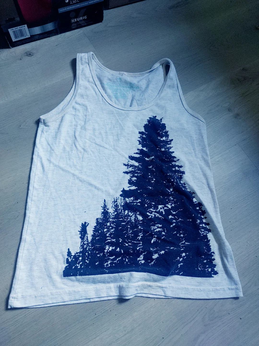 Whiteout Workshop XS tank top #freecycle thumbnail