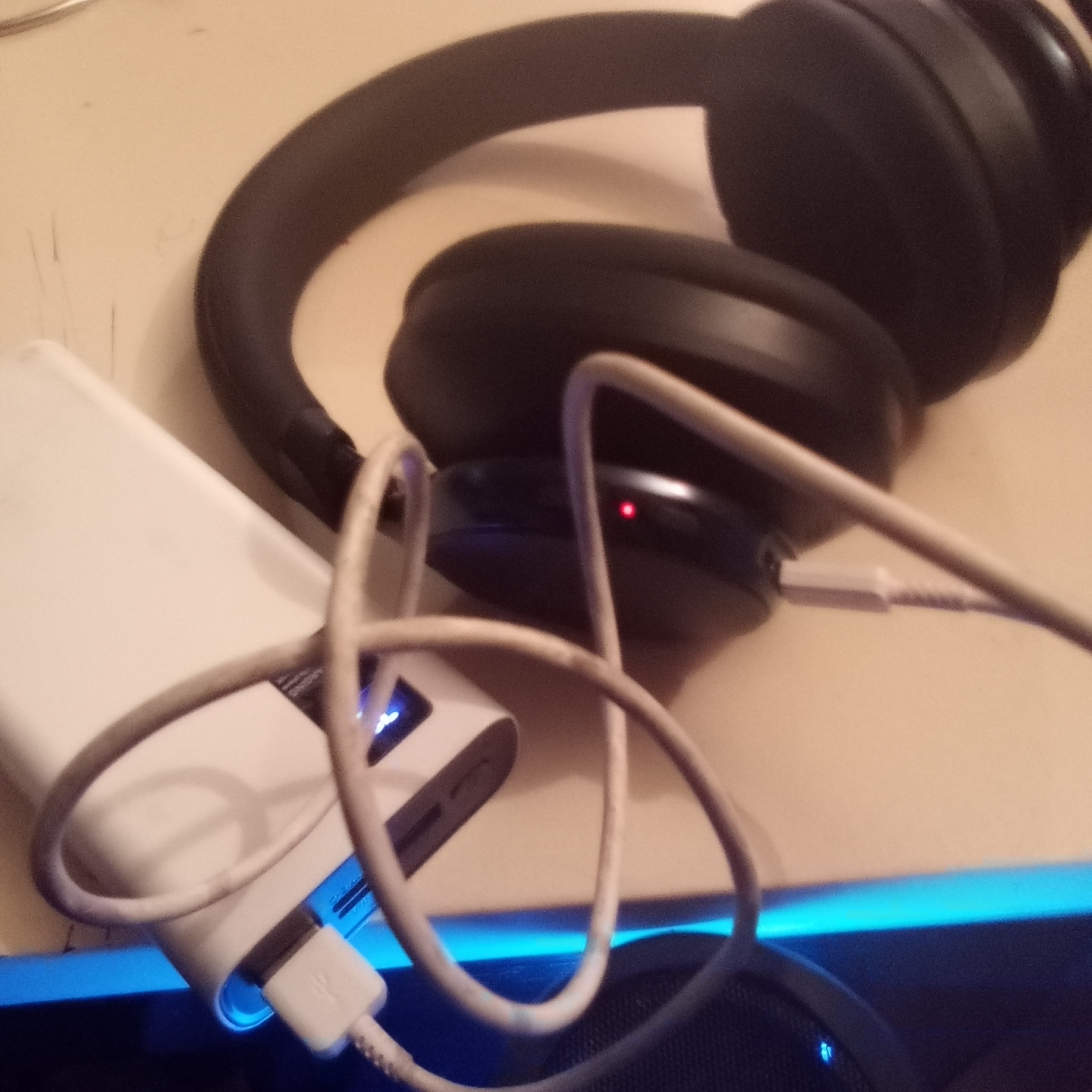 Beats Solo3 Wireless Headphones - photo 3