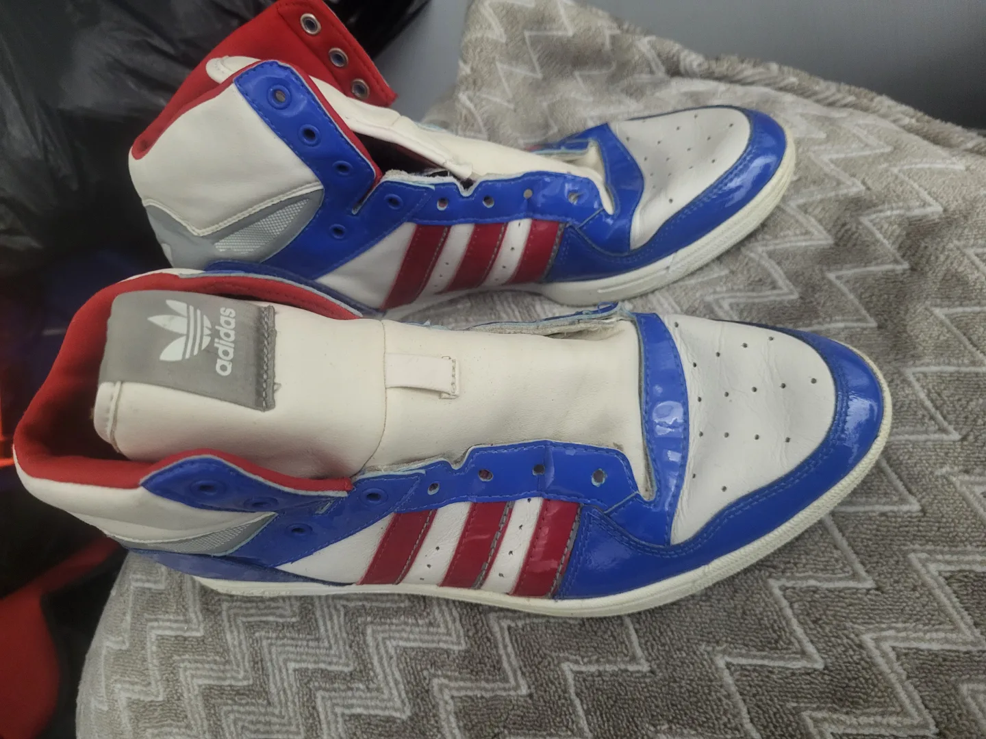 🩷💙Adidas High Top Sneakers thumbnail